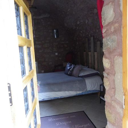 לינה וארוחת בוקר Beaumont  Le Donjon De La Reine Margot מראה חיצוני תמונה