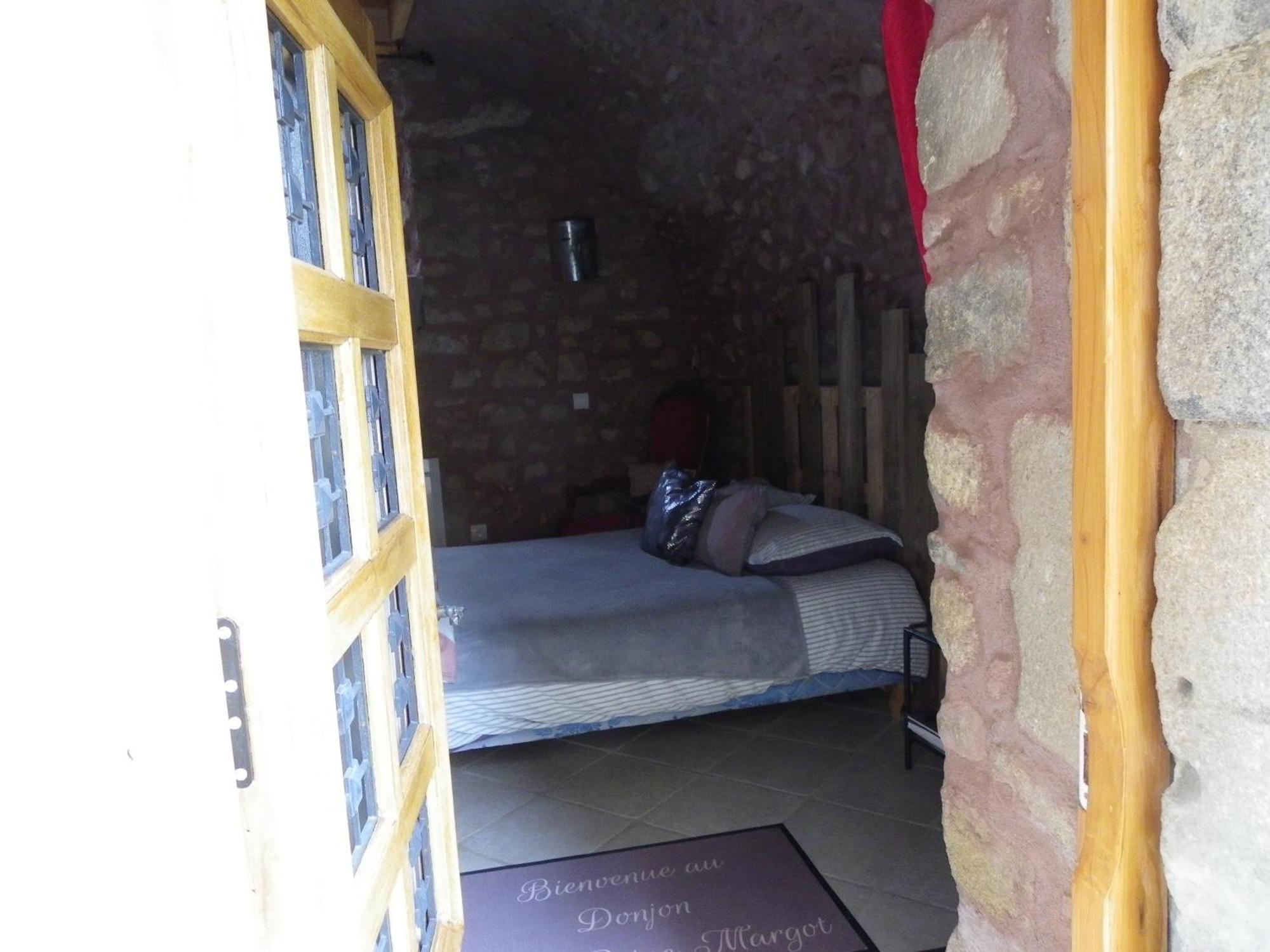 לינה וארוחת בוקר Beaumont  Le Donjon De La Reine Margot מראה חיצוני תמונה